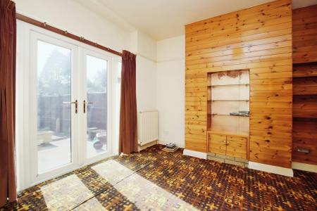 3 bedroom End of terrace house for sale in Barton Road, Leicester, LE3