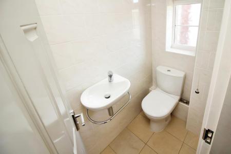 4 bedroom Detached house for sale in Bayswater Drive, Glen Parva, Leicester, LE2