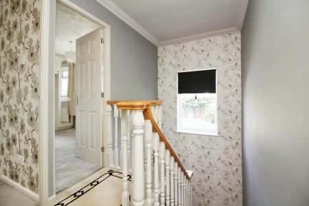 4 bedroom Detached house for sale in Bayswater Drive, Glen Parva, Leicester, LE2