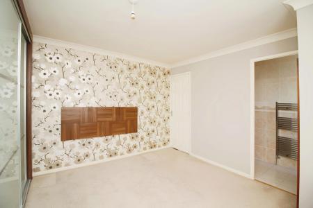 4 bedroom Detached house for sale in Bayswater Drive, Glen Parva, Leicester, LE2