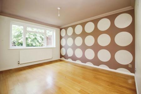 4 bedroom Detached house for sale in Bayswater Drive, Glen Parva, Leicester, LE2