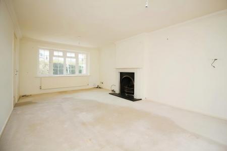 4 bedroom Detached house for sale in Bayswater Drive, Glen Parva, Leicester, LE2