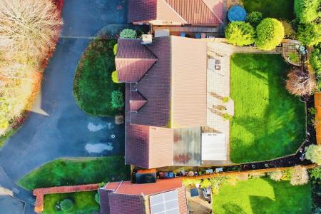 5 bedroom Detached house for sale in Extended 5 Bedroom Home - Beaumont Green, Groby, LE6