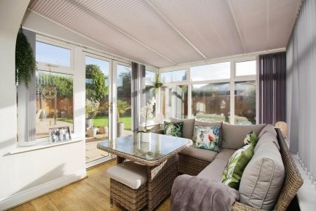 5 bedroom Detached house for sale in Extended 5 Bedroom Home - Beaumont Green, Groby, LE6