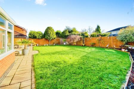 5 bedroom Detached house for sale in Extended 5 Bedroom Home - Beaumont Green, Groby, LE6