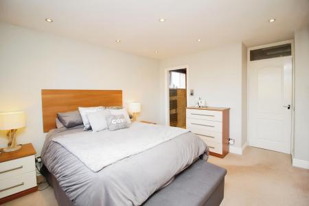 5 bedroom Detached house for sale in Extended 5 Bedroom Home - Beaumont Green, Groby, LE6