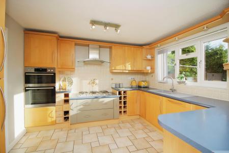 5 bedroom Detached house for sale in Extended 5 Bedroom Home - Beaumont Green, Groby, LE6