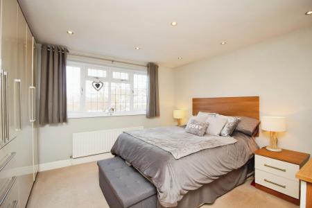 5 bedroom Detached house for sale in Extended 5 Bedroom Home - Beaumont Green, Groby, LE6