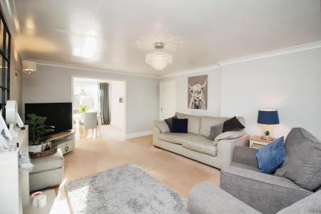 5 bedroom Detached house for sale in Extended 5 Bedroom Home - Beaumont Green, Groby, LE6