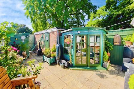 1 bedroom Terraced bungalow for sale in Beaumont Walk, off Anstey Lane, Leicester, LE4