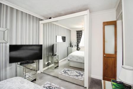 1 bedroom Terraced bungalow for sale in Beaumont Walk, off Anstey Lane, Leicester, LE4