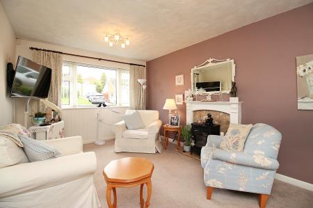 2 bedroom Semi-detached bungalow for sale in Bedford Close, Desford, LE9