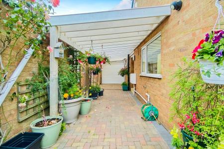 2 bedroom Semi-detached bungalow for sale in Bedford Close, Desford, LE9