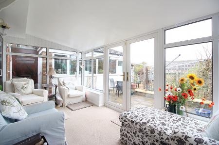 2 bedroom Semi-detached bungalow for sale in Bedford Close, Desford, LE9