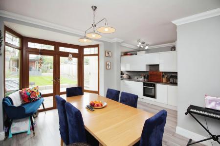 3 bedroom Semi-detached house for sale in Beechfield Avenue, Birstall, LE4