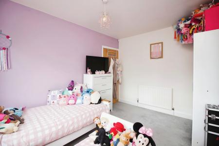 3 bedroom Semi-detached house for sale in Beechfield Avenue, Birstall, LE4