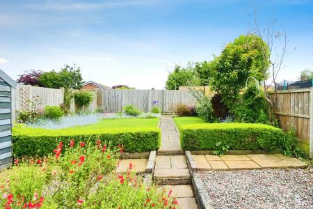 3 bedroom Semi-detached house for sale in Beechwood Avenue, Leicester Forest East, LE3