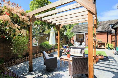 2 bedroom Semi-detached bungalow for sale in Berrington Close, Botcheston, LE9