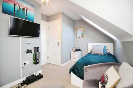 4 bedroom Semi-detached house for sale in Birch Lane, Glenfield, LE3