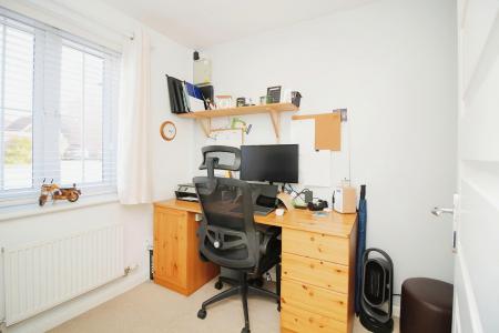 4 bedroom Semi-detached house for sale in Birch Lane, Glenfield, LE3