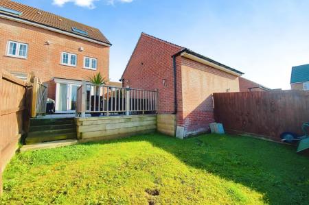 4 bedroom Semi-detached house for sale in Birch Lane, Glenfield, LE3