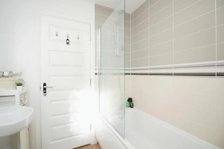 4 bedroom Semi-detached house for sale in Birch Lane, Glenfield, LE3