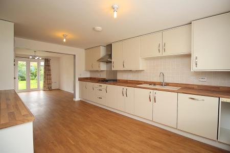 4 bedroom Detached house for sale in Bosworth Way, Leicester Forest East, LE3