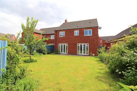 4 bedroom Detached house for sale in Bosworth Way, Leicester Forest East, LE3