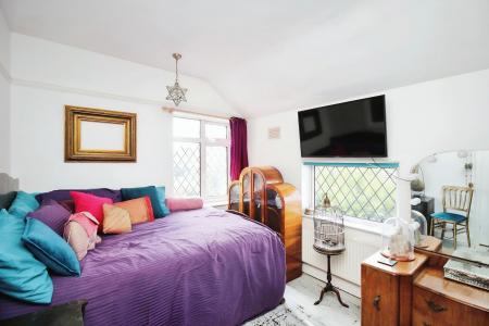 2 bedroom Semi-detached house for sale in Braunstone Close, Braunstone Town, LE3