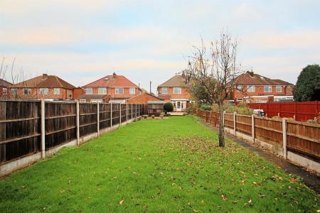 3 bedroom Semi-detached house for sale in Braunstone Close, Leicester, LE3