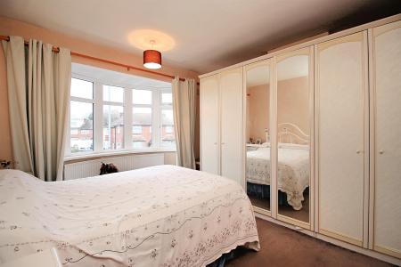 3 bedroom Semi-detached house for sale in Braunstone Close, Leicester, LE3