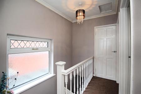 3 bedroom Semi-detached house for sale in Braunstone Close, Leicester, LE3