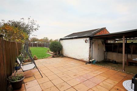 3 bedroom Semi-detached house for sale in Braunstone Close, Leicester, LE3