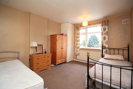 3 bedroom Semi-detached house for sale in Braunstone Close, Leicester, LE3