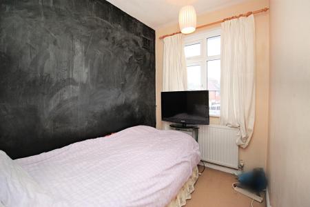 3 bedroom Semi-detached house for sale in Braunstone Close, Leicester, LE3