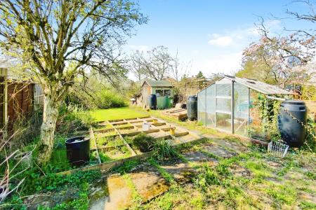 3 bedroom Semi-detached house for sale in Braunstone Lane, Leicester, LE3