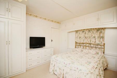 3 bedroom Semi-detached house for sale in Braunstone Lane, Leicester, LE3