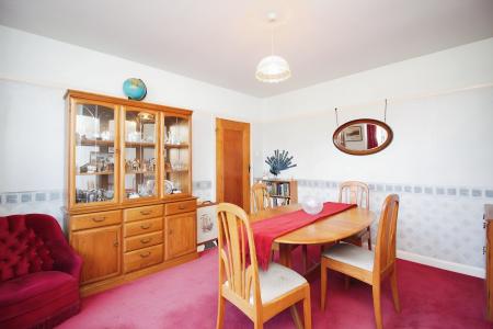 3 bedroom Semi-detached house for sale in Braunstone Lane, Leicester, LE3