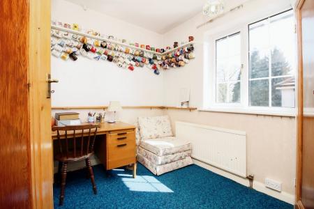 3 bedroom Semi-detached house for sale in Braunstone Lane, Leicester, LE3