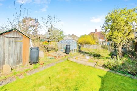 3 bedroom Semi-detached house for sale in Braunstone Lane, Leicester, LE3