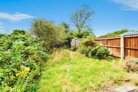 3 bedroom Semi-detached house for sale in Braunstone Lane, Braunstone Town, LE3