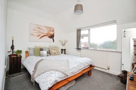 3 bedroom Semi-detached house for sale in Braunstone Lane, Leicester, LE3