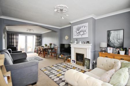 3 bedroom Semi-detached house for sale in Braunstone Lane, Leicester, LE3