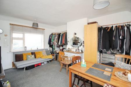 3 bedroom Semi-detached house for sale in Braunstone Lane, Leicester, LE3