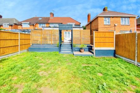 3 bedroom Semi-detached house for sale in Braunstone Lane, Leicester, LE3