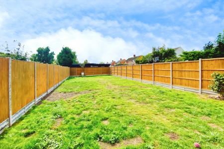 3 bedroom Semi-detached house for sale in Braunstone Lane, Leicester, LE3