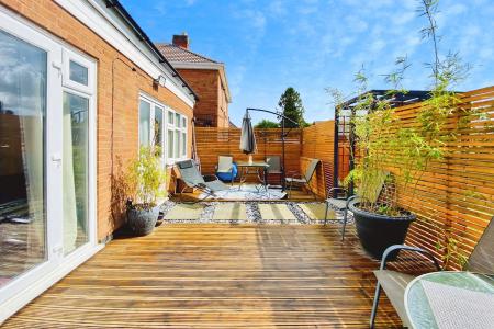 3 bedroom Semi-detached house for sale in Braunstone Lane, Leicester, LE3