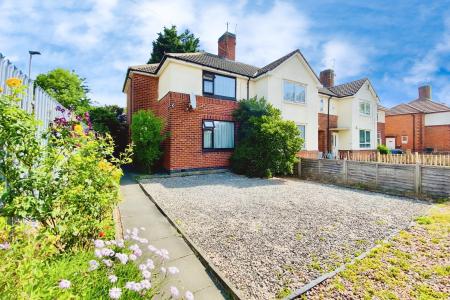 3 bedroom End of terrace house for sale in Braunstone Lane, Leicester, LE3