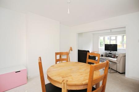 4 bedroom Semi-detached house for sale in Braunstone Lane, Leicester, LE3