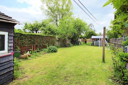 4 bedroom Semi-detached house for sale in Braunstone Lane, Leicester, LE3